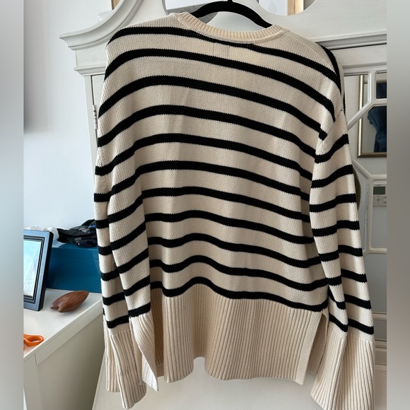 GAP 24/7 Split-Hem Crewneck Sweater - Picture 5 of 8